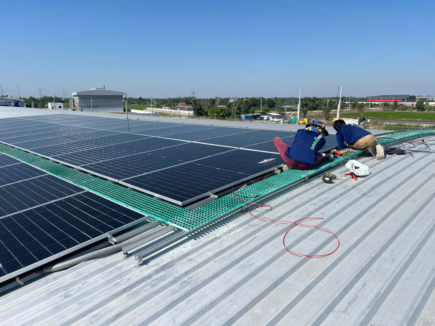 Solar hybrid บจ.เอสไวท์ จ.นนทบุรี